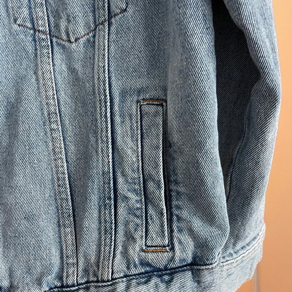H&M Classic Light Wash Denim Jean Jacket - Picture 7 of 10